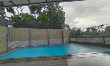 Villa 5 kamar tidur kolam renang