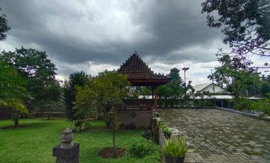 Villa 5 kamar tidur kolam renang