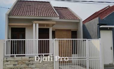 Dijual Rumah Luas, Modern Di Gading Watu, Domas, Menganti, Gresik