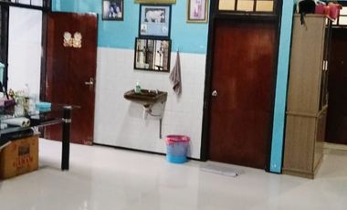 Rumah pinggir jalan di Cakranegara Mataram R389