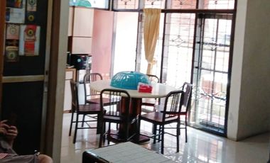 Rumah pinggir jalan di Cakranegara Mataram R389
