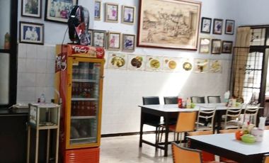 Rumah pinggir jalan di Cakranegara Mataram R389