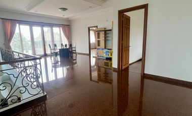 Dijual Rumah Luas Lux Plus Kolam Renang dalam Komplek dekat UPI Bandung