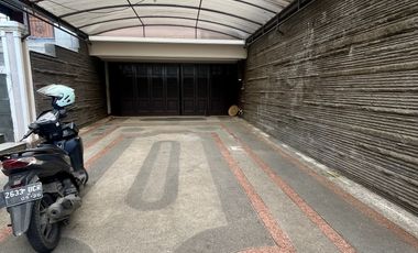 Dijual Rumah Luas Lux Plus Kolam Renang dalam Komplek dekat UPI Bandung
