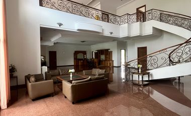 Dijual Rumah Luas Lux Plus Kolam Renang dalam Komplek dekat UPI Bandung