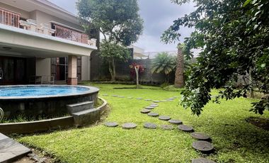 Dijual Rumah Luas Lux Plus Kolam Renang dalam Komplek dekat UPI Bandung