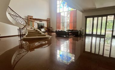 Dijual Rumah Luas Lux Plus Kolam Renang dalam Komplek dekat UPI Bandung