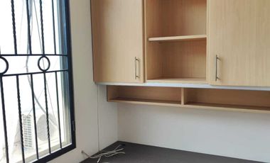 DISEWAKAN RUMAH CANTIK CAMDEN HOUSE JAKARTA BARAT 2 LT FULLY FURNISHED