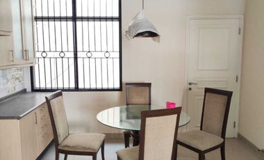 DISEWAKAN RUMAH CANTIK CAMDEN HOUSE JAKARTA BARAT 2 LT FULLY FURNISHED