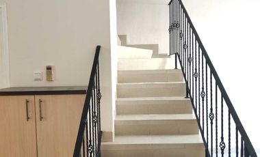 DISEWAKAN RUMAH CANTIK CAMDEN HOUSE JAKARTA BARAT 2 LT FULLY FURNISHED