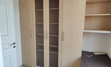DISEWAKAN RUMAH CANTIK CAMDEN HOUSE JAKARTA BARAT 2 LT FULLY FURNISHED