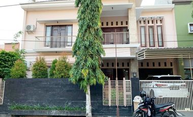 Rumah 2 lantai di perumahan Griya Ellen Mataram R381