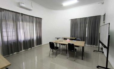 Rumah usaha Tenggilis siap huni bisa kpr Luas 600 an rangka kayu jati