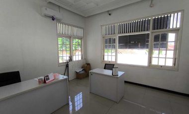 Rumah usaha Tenggilis siap huni bisa kpr Luas 600 an rangka kayu jati