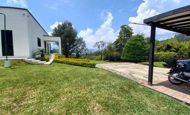 Casa campestre en Arriendo Amoblada en La Ceja