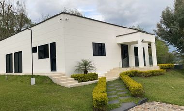 Casa campestre en Arriendo Amoblada en La Ceja