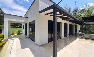 Casa campestre en Arriendo Amoblada en La Ceja