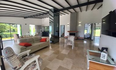 Casa campestre en Arriendo Amoblada en La Ceja