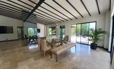 Casa campestre en Arriendo Amoblada en La Ceja