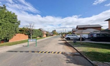 Casa en condominio Las Pircas 4D 3B con Piscina - muk