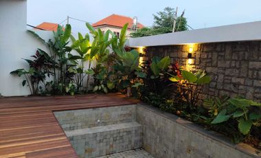 Villa Baru Tropis Modern di Sanur