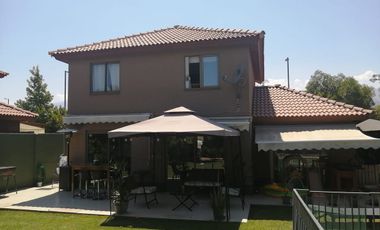 Casa Chilena en arriendo, sector Chicureo Norte