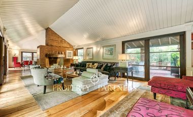 Preciosa casa familiar