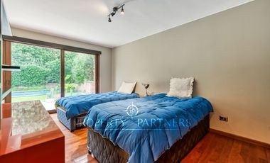 Preciosa casa familiar