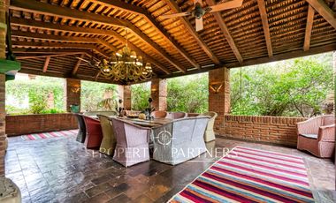 Preciosa casa familiar