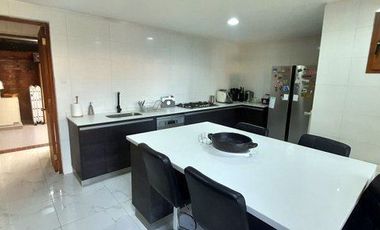 Casa en Arriendo en Los Halcones / Bernardo Larraín Cotapos