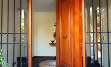 Casa en Arriendo en Los Halcones / Bernardo Larraín Cotapos