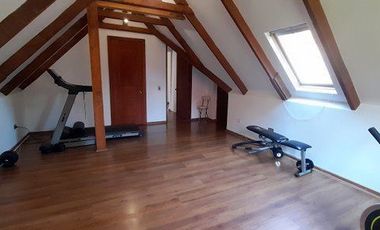 Casa en Arriendo en Los Halcones / Bernardo Larraín Cotapos