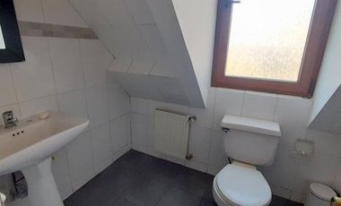 Casa en Arriendo en Los Halcones / Bernardo Larraín Cotapos