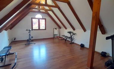 Casa en Arriendo en Los Halcones / Bernardo Larraín Cotapos