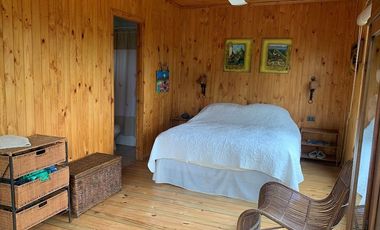 GRAN CASA PATRONAL CON CABAÑA Y BODEGA