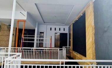 Dijual Rumah dalam Kompleks