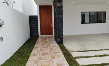 CASA EN VENTA EN MERIDA, PRIVADA PRADERAS DEL MAYAB, ENERO 2026