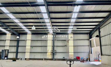 Bodega renta CERRILLO VISTA HERMOSA - Con estacionamiento y uso de medio baño