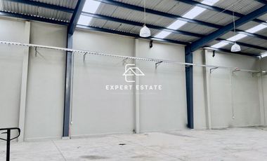 Bodega renta CERRILLO VISTA HERMOSA - Con estacionamiento y uso de medio baño