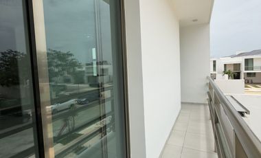 Casa en Venta con Paneles Solares dentro de Privada en Conkal Yucatán