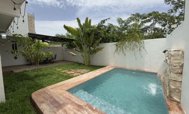 Casa en Venta con Paneles Solares dentro de Privada en Conkal Yucatán