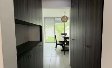 Casa en Venta con Paneles Solares dentro de Privada en Conkal Yucatán