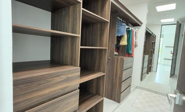 Casa en Venta con Paneles Solares dentro de Privada en Conkal Yucatán