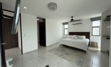 Casa en Venta con Paneles Solares dentro de Privada en Conkal Yucatán