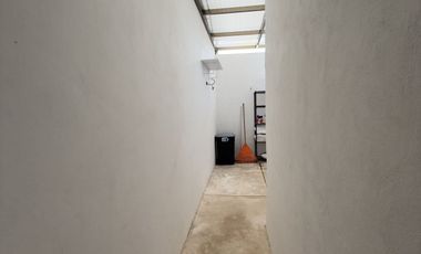 Casa en Venta con Paneles Solares dentro de Privada en Conkal Yucatán