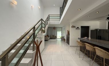 Casa en Venta con Paneles Solares dentro de Privada en Conkal Yucatán