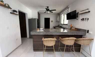 Casa en Venta con Paneles Solares dentro de Privada en Conkal Yucatán