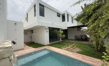 Casa en Venta con Paneles Solares dentro de Privada en Conkal Yucatán