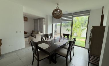 Casa en Venta con Paneles Solares dentro de Privada en Conkal Yucatán