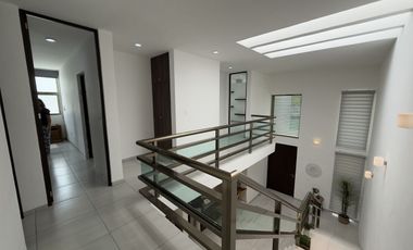 Casa en Venta con Paneles Solares dentro de Privada en Conkal Yucatán